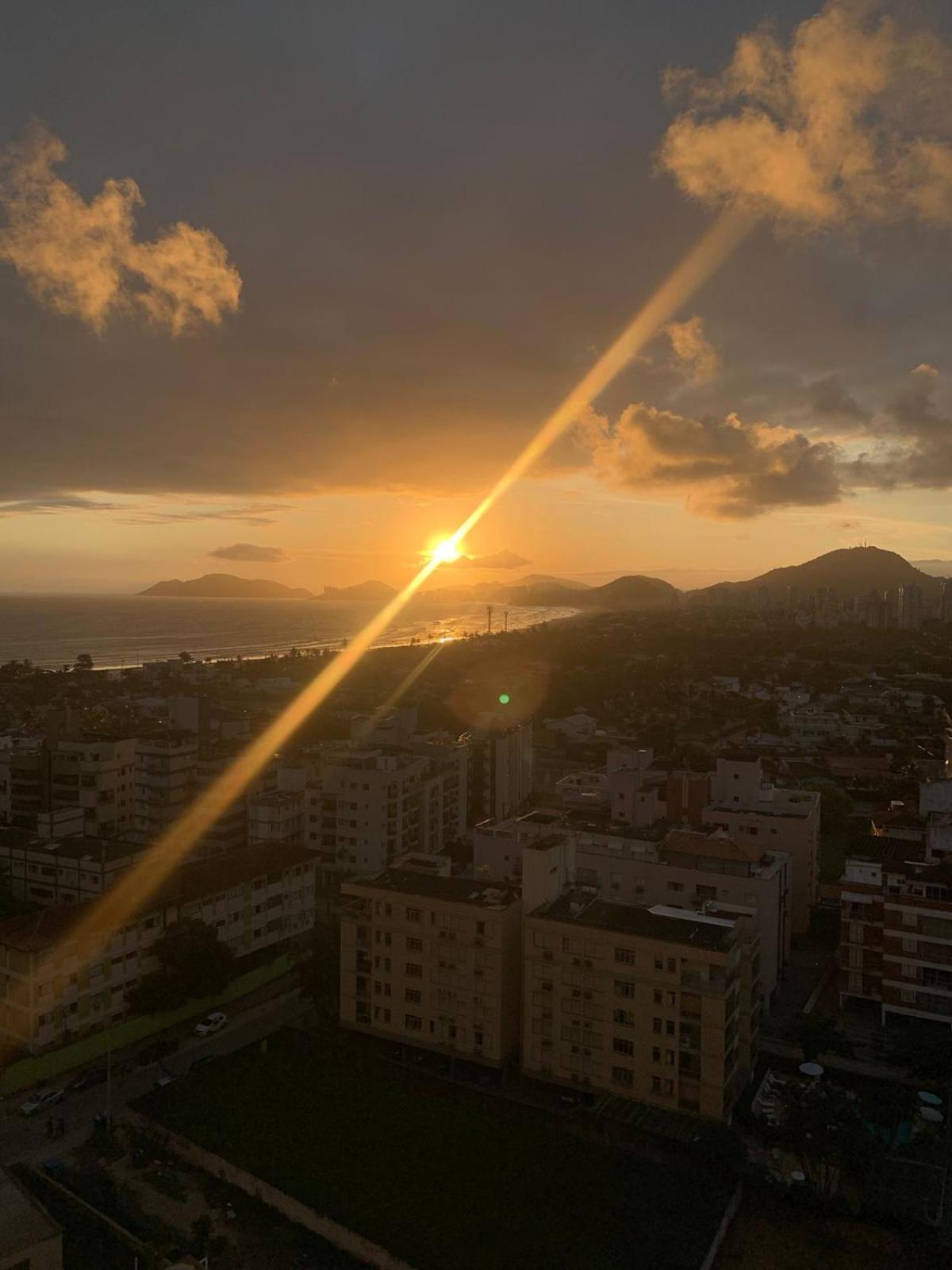 Vista Para Mar!!! Lazer Completo A Poucos Passos Da Praia グァルジャー エクステリア 写真